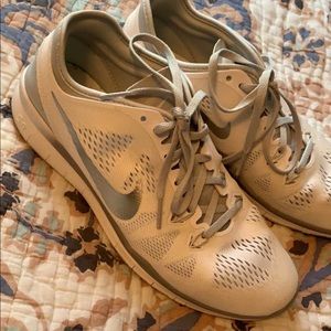 Women's Nike free run sneakers